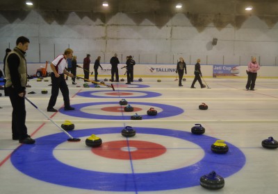 Curling playing